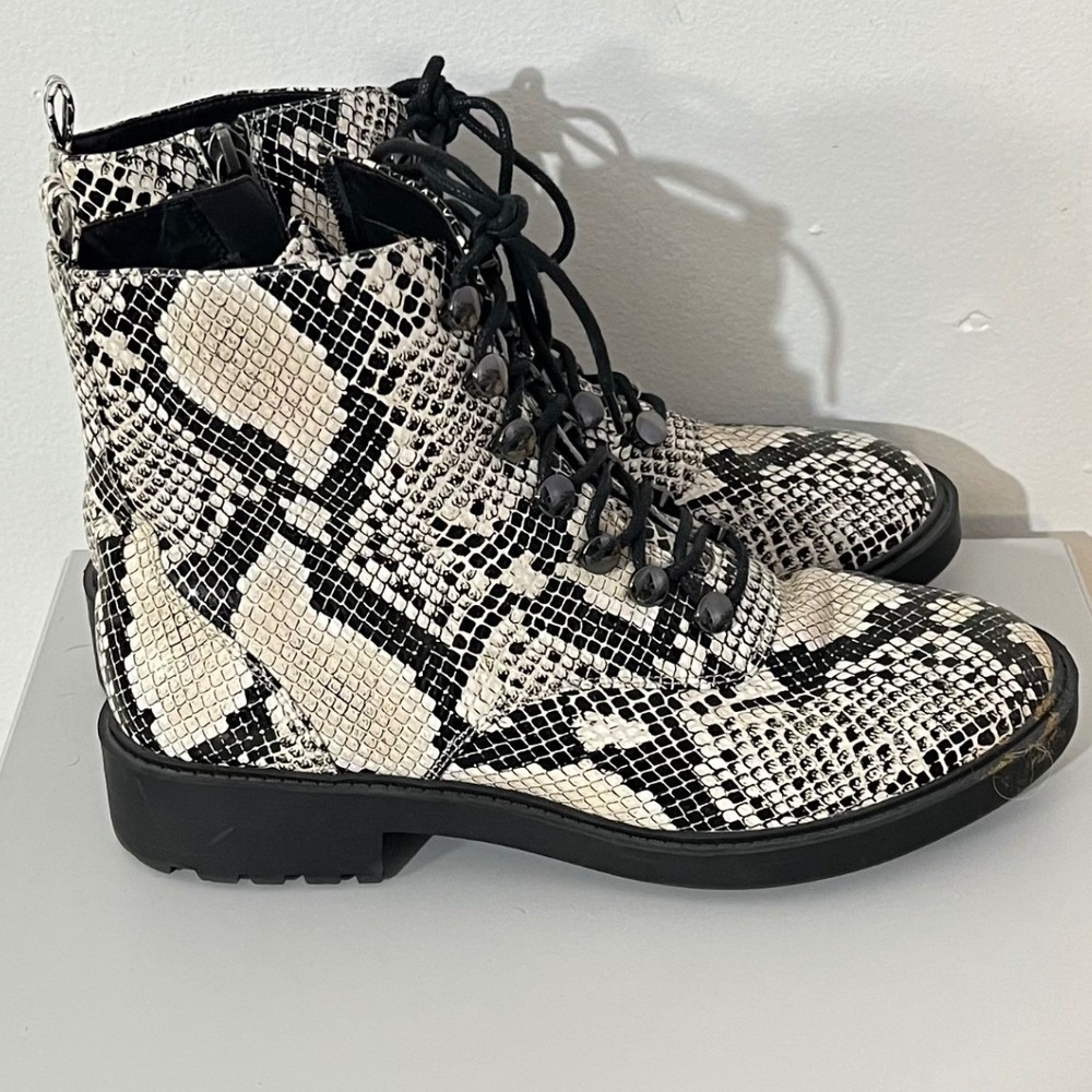 Linea Paolo Trinity Cream Snake Print Leather Combat Boots Women's Size 9.5